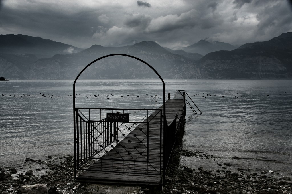 An der Uferpromenade des Gardasee in Malcesine, ca. 14 Uhr