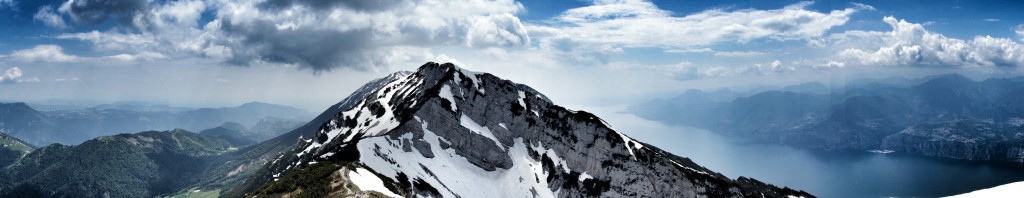 Blickrichtung Süden: Leider diesmal unerreichbar: der Gipfel. Dafür entschädigte das Panorama und das Wetter.