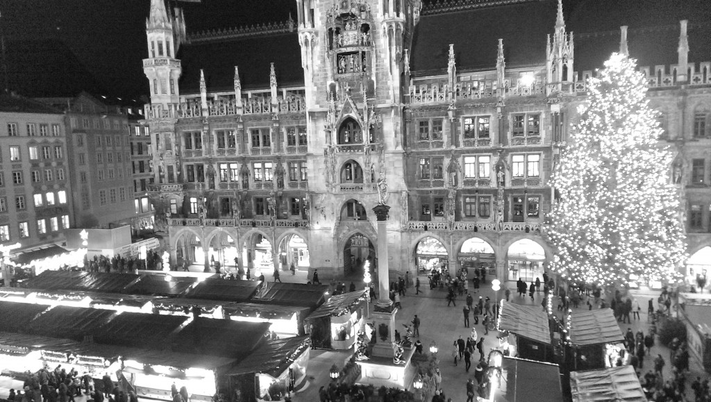 Blick aus dem Presseclub auf den Christkindlmarkt München