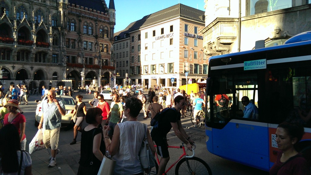 Marienplatz: Nix halbes und nix ganzes führt zu Chaos für alle.