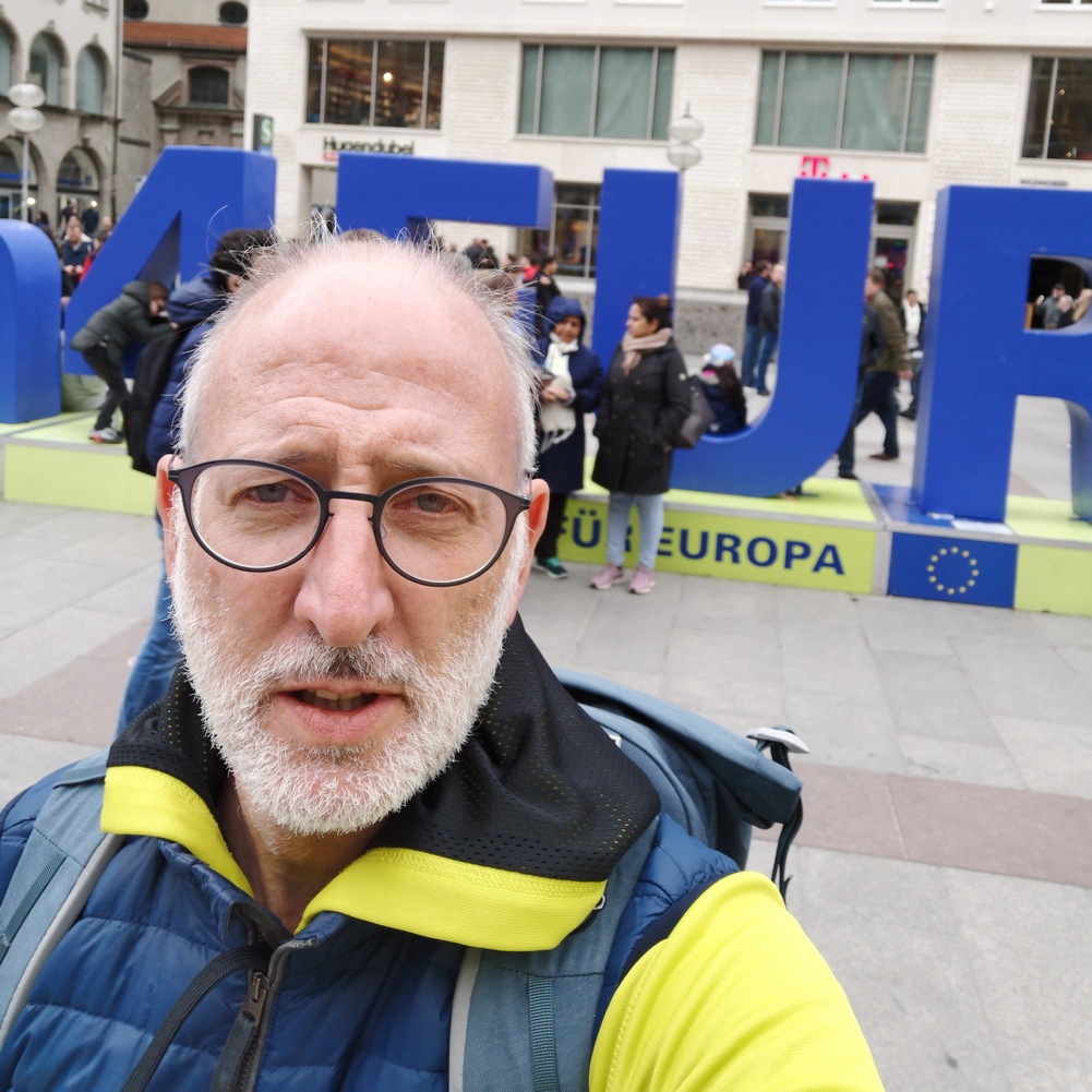 Selfie-Point #munich4Europe auf dem Münchener Marieplatz erinnert auch Touristen an #gehtwählen