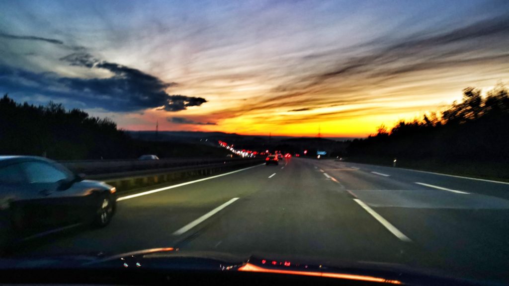 Stop and Go Freitagnachmittag auf der A8 zwischen Stuttgart und Pforzheim